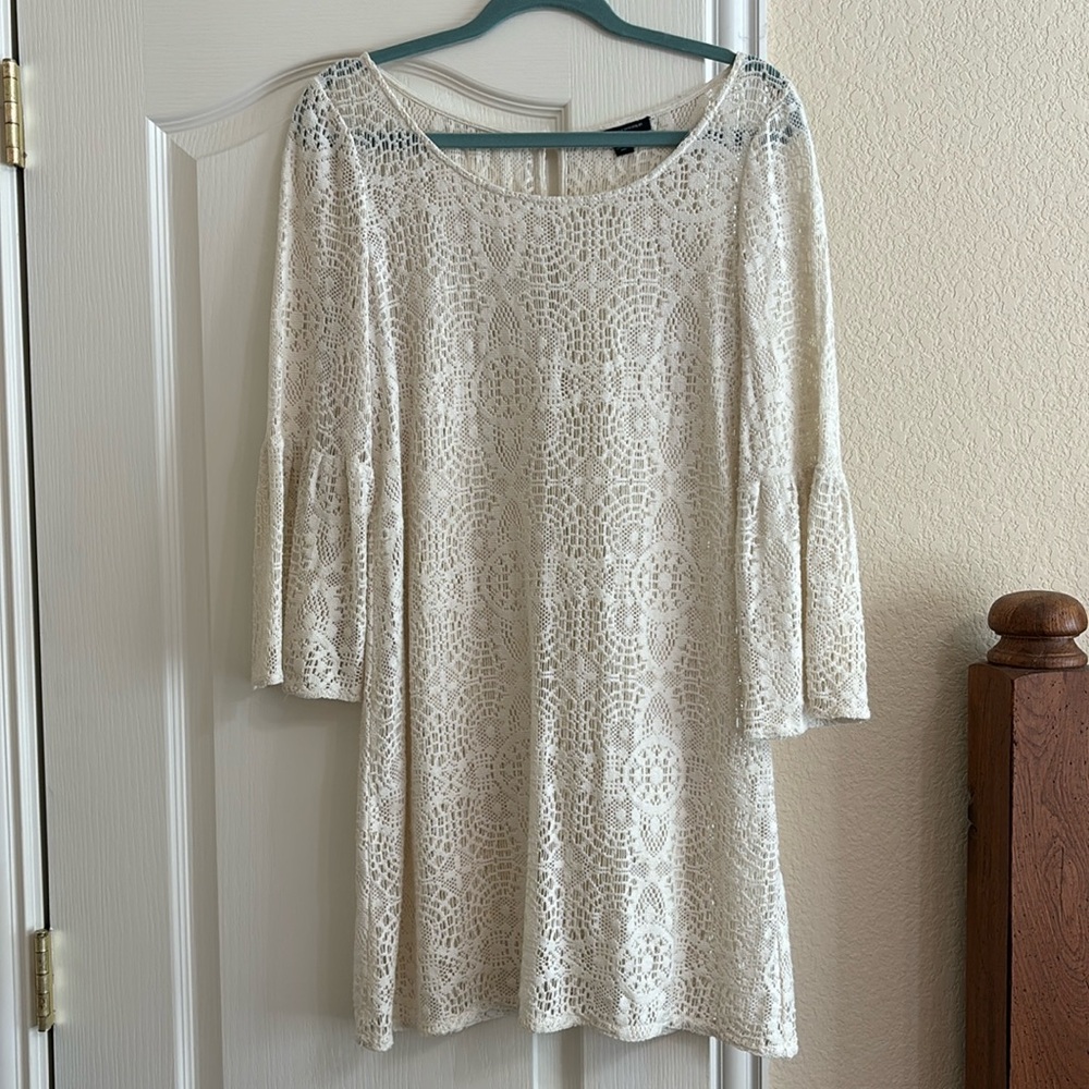 Sz M American Eagle Outfitters cream color dress.